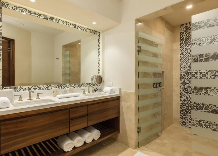 Beachfront 2 Bdrm In Exclusive Diamante Golf Cabo San Lucas
